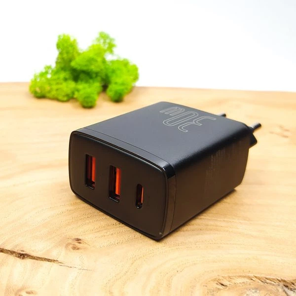 Мережевий зарядний пристрій Baseus Compact Quick Charger 30 W QC + PD (Type C + 2 USB) Black - зображення 2
