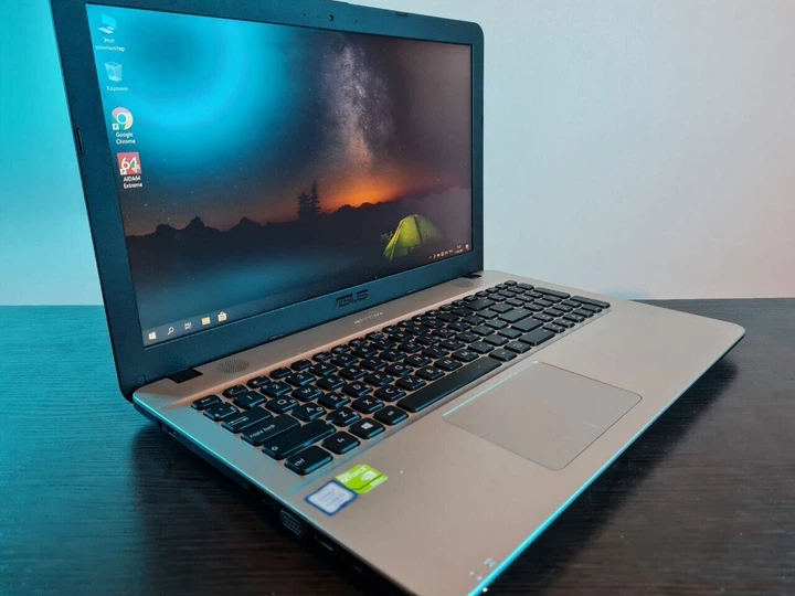 Ноутбук Asus X541U / 15.6
