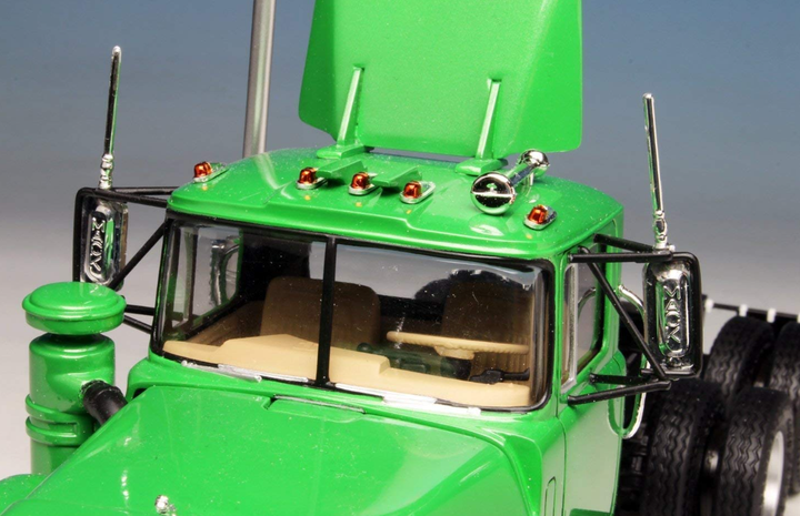 Збірна модель 1/25 вантажівка Mack R685ST Semi Tractor AMT01039 - зображення 4