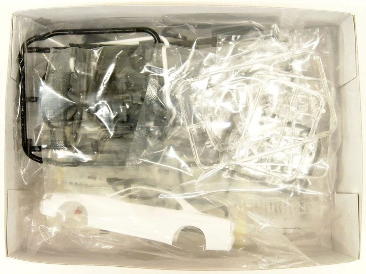 Сборная модель 1/32 автомобиль The Snap Kit Nissan R34 Skyline GT-R / White Aoshima 06251 - изображение 5