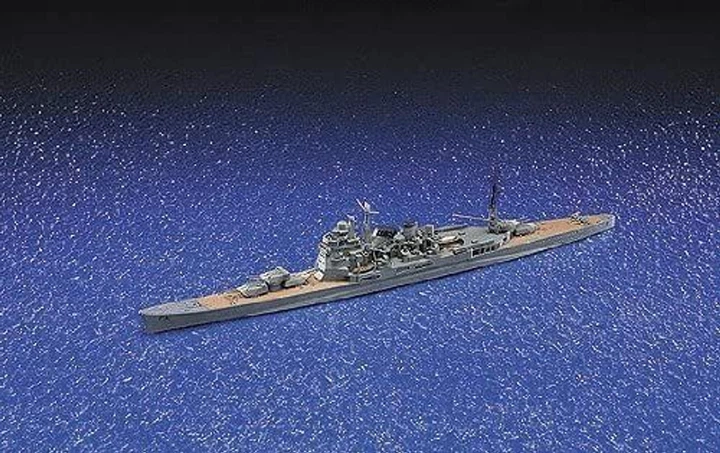 Збірна модель 1/700 японський важкий крейсер Atago 1942 Water Line Series Aoshima 04537 - зображення 2