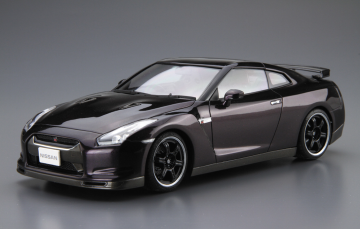 Сборная модель 1/24 автомобиль Nissan GT-R R35 Spec-V '09 Aoshima 06218 - изображение 2