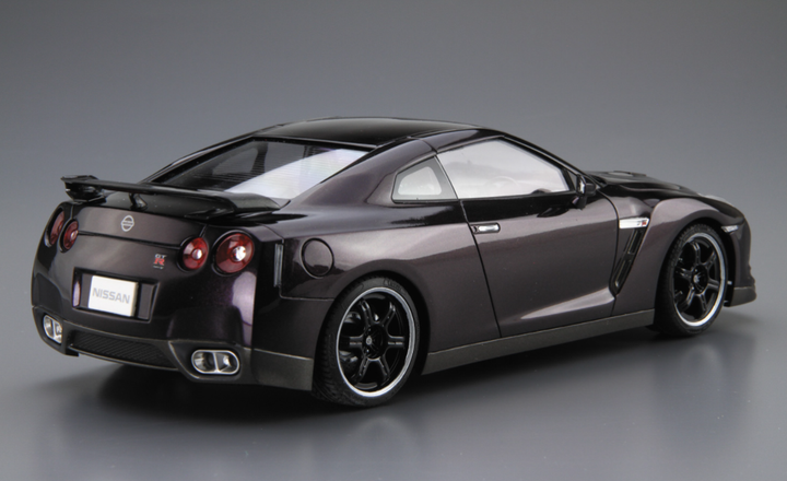 Сборная модель 1/24 автомобиль Nissan GT-R R35 Spec-V '09 Aoshima 06218 - изображение 3