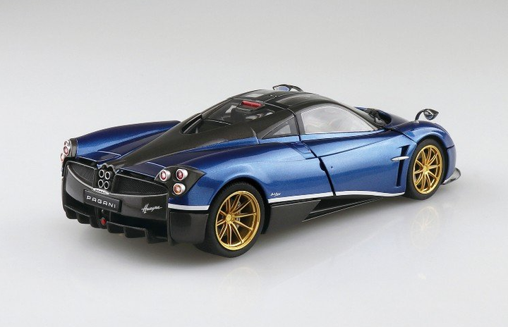 Сборная модель 1/24 автомобиль 2016 года Pagani Huayra Pacchetto Tempesta Super Aoshima 06238 - изображение 4