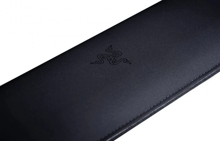 Підставка під зап'ястя для клавіатури Razer Wrist Rest for TKL keyboards (RC21-01710100-R3M1) - Фото 3 Підставка під зап'ястя для клавіатури Razer Wrist Rest for TKL keyboards (RC21-01710100-R3M1) - зображення 3