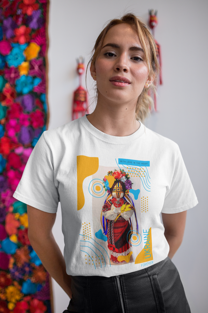 Футболка біла з етнічним принтом "Лялька-мотанка. Мотанка. Motanka doll. Ukraine forever" Push IT - Фото 2 Футболка біла з етнічним принтом "Лялька-мотанка. Мотанка. Motanka doll. Ukraine forever" Push IT - зображення 2