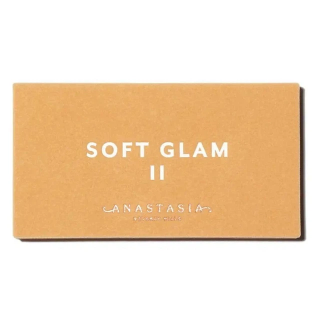 Палетка тіней Anastasia Beverly Hills Soft Glam II Mini Eyeshadow Palette 6.4 г - Фото 4 Палетка тіней Anastasia Beverly Hills Soft Glam II Mini Eyeshadow Palette 6.4 г - изображение 4