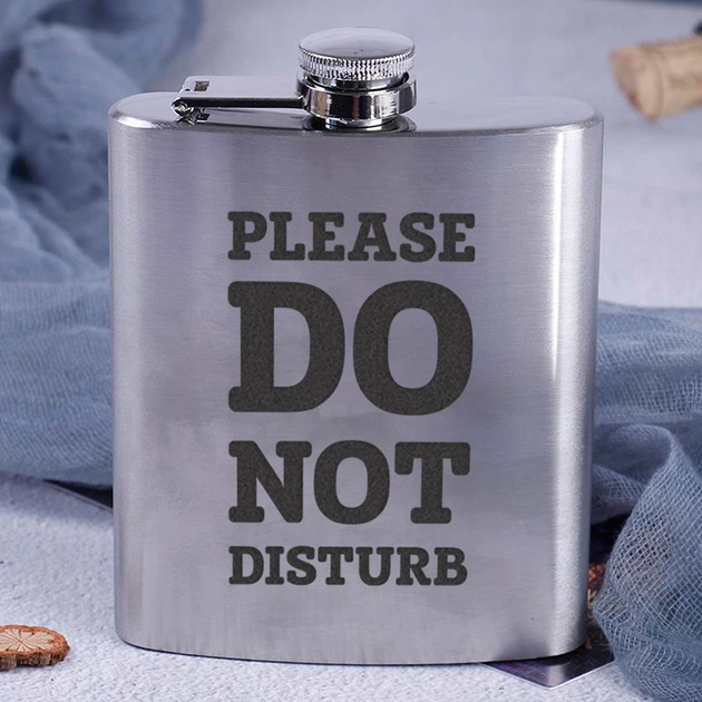 Фляга стальная "Please do not disturb", английский, Деревянная подарочная коробка - Фото 2 Фляга стальная "Please do not disturb", английский, Деревянная подарочная коробка - изображение 2
