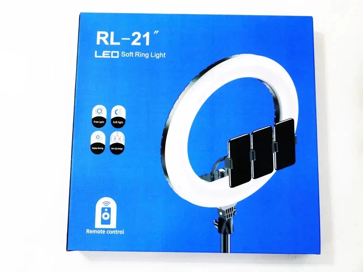 Светдиодная кольцевая LED лампа RL-21 54 cм с 3 держателями для телефона и USB выходом - изображение 3
