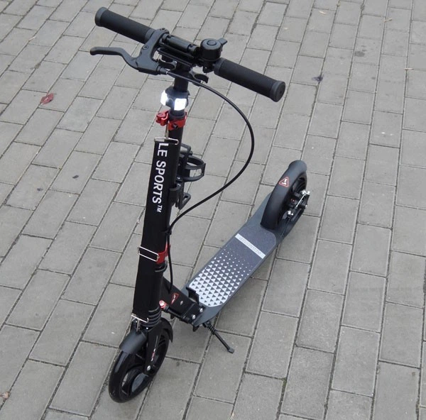Самокат складний Scale Sports SS-12 ДИСКОВЕ гальмо з амортизатором LED-ліхтариком чорний двоколісний РЕМІНЬ в подарунок 7+ - Фото 4 Самокат складний Scale Sports SS-12 ДИСКОВЕ гальмо з амортизатором LED-ліхтариком чорний двоколісний РЕМІНЬ в подарунок 7+ - зображення 4