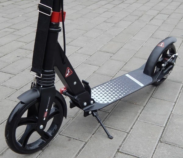 Самокат складний Scale Sports SS-12 ДИСКОВЕ гальмо з амортизатором LED-ліхтариком чорний двоколісний РЕМІНЬ в подарунок 7+ - Фото 5 Самокат складний Scale Sports SS-12 ДИСКОВЕ гальмо з амортизатором LED-ліхтариком чорний двоколісний РЕМІНЬ в подарунок 7+ - зображення 5