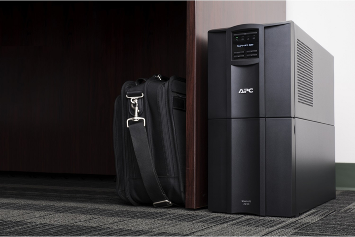 UPS APC Smart-UPS 2200VA (1980W) Tower (SMT2200IC) - obraz 3