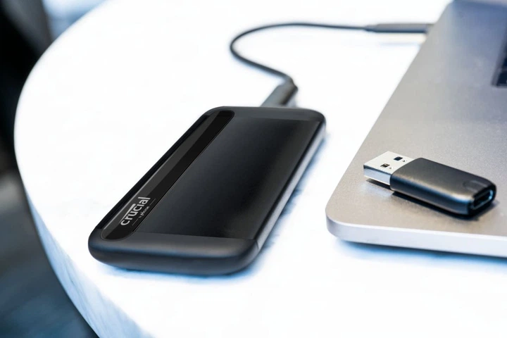 外付けハードディスク・ドライブ Crucial X8 4TB Portable SSD Crucial X8 Portable SSD 4TB USB 3.2 Gen2 Type-C 3D NAND (QLC