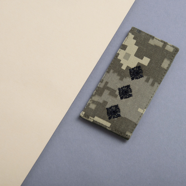 Шеврон нашивка на липучке погон звания ВСУ Старший лейтенант 5х10 см піксель - зображення 2