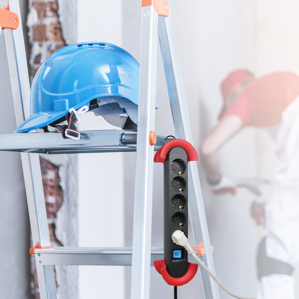 Мережевий фільтр подовжувач побутовий електричний професійна серія Electraline універсальний із заземленням на 5 розеток з вимикачем та гаком 3х1.5мм 16A чорно червоний 5м (62046) - зображення 5
