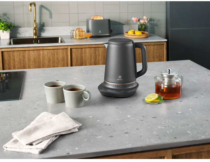 Электрочайник Electrolux E7K1-6BP Graphite - изображение 15