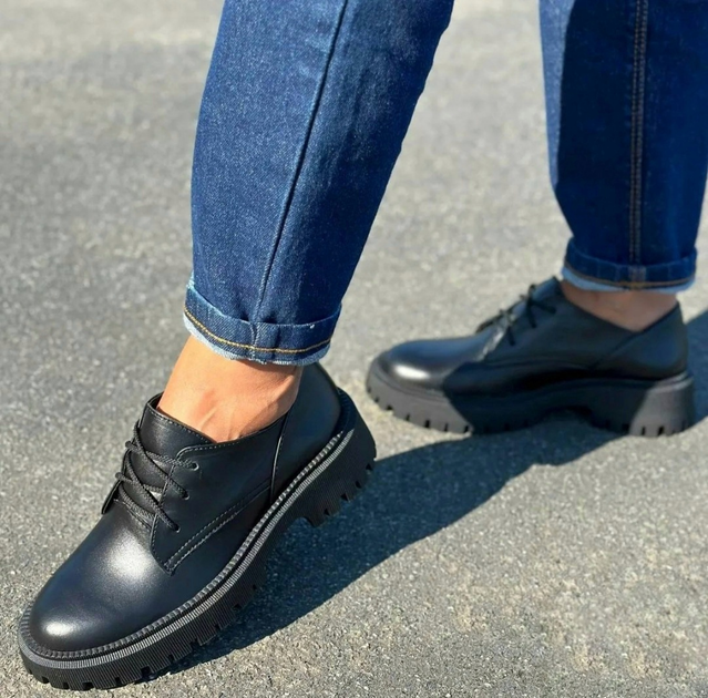 Туфли женские на низком каблуке
