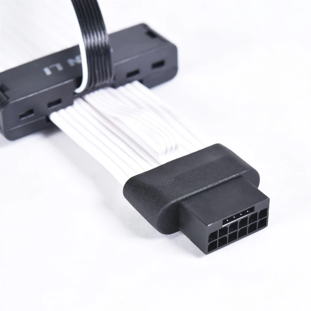 Кабель для ПК Lian Li Strimer PLUS V2(12+4pin to 12+4pin, Light