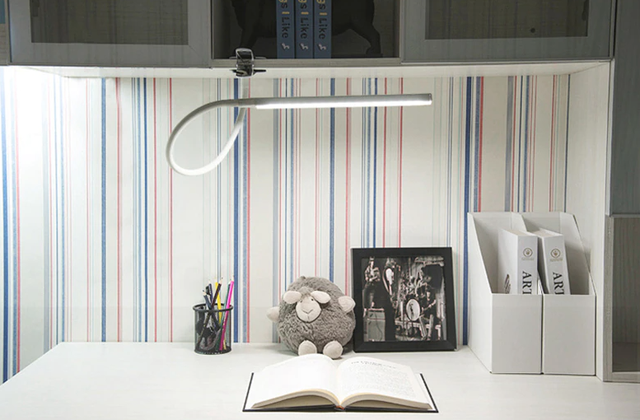Настільна LED лампа з гнучкою ніжкою та прищіпкою Lamp - Фото 5 Настільна LED лампа з гнучкою ніжкою та прищіпкою Lamp - зображення 5