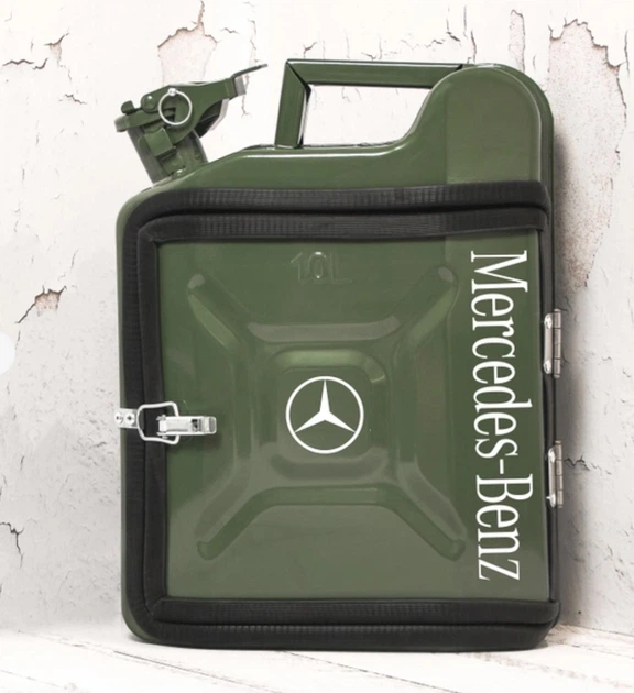 Подарунок для чоловіків Каністра-бар 10 л з маркою авто Mercedes-Benz + 2 склянки в подарунок Shop Monkeys (KA-Mercedes-Benz-4014) - Фото 1 Подарунок для чоловіків Каністра-бар 10 л з маркою авто Mercedes-Benz + 2 склянки в подарунок Shop Monkeys (KA-Mercedes-Benz-4014) - зображення 1