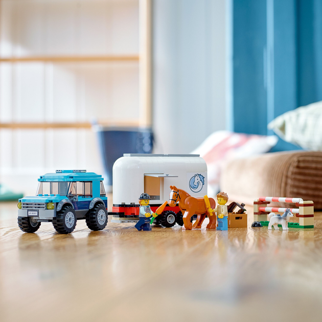 Zestaw klocków LEGO City Przyczepa do przewozu koni 196 elementów (60327) - obraz 5