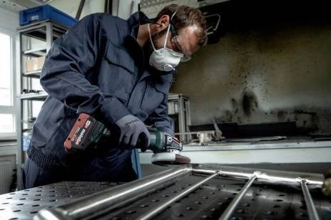 Кутова шліфмашина Metabo WEV 19-125 Q M-Brush (613108000) - Фото 4 Кутова шліфмашина Metabo WEV 19-125 Q M-Brush (613108000) - зображення 4