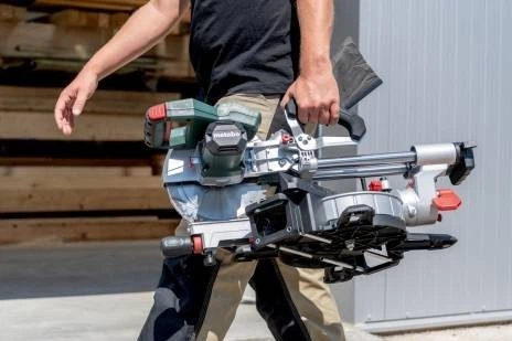 Акумуляторна торцювальна пила Metabo KGS 18 LTX BL 254 без акб (614254850) - Фото 3 Акумуляторна торцювальна пила Metabo KGS 18 LTX BL 254 без акб (614254850) - зображення 3