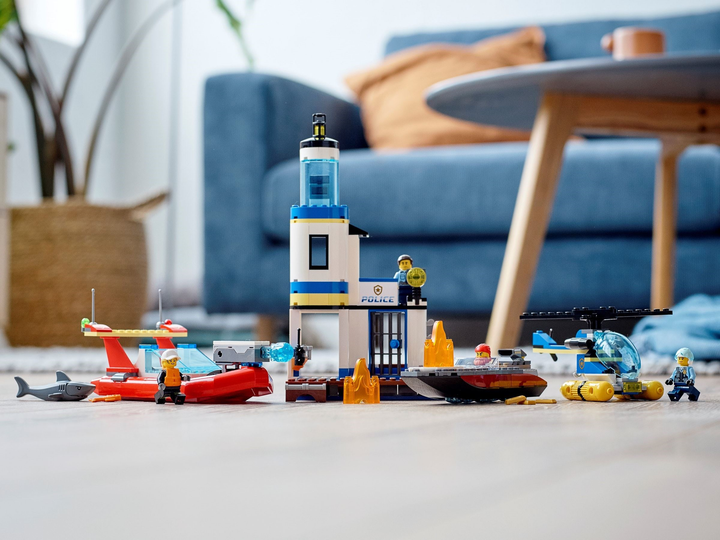 Zestaw klocków LEGO City Akcja nadmorskiej policji i strażaków 297 elementów (60308) - obraz 5