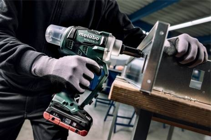 Аккумуляторный заклепочник Metabo NP 18 LTX BL 5.0 без акб в кейсе