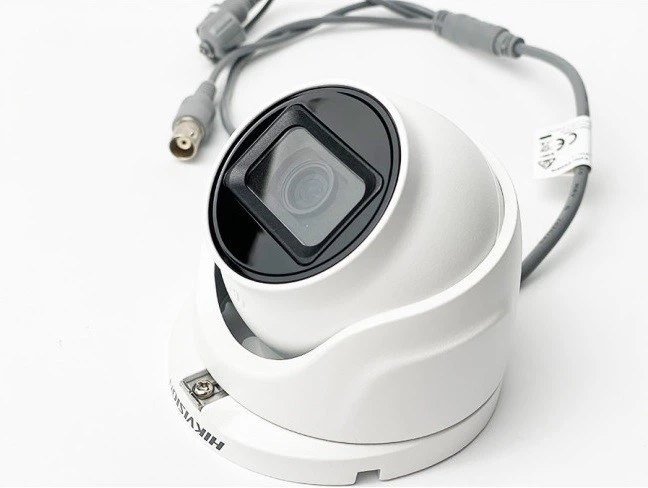 Turbo HD-TVI відеокамера 5Мп Hikvision DS-2CE76H0T-ITMFS (C) (2.8 мм) з вбудованим мікрофоном - зображення 3