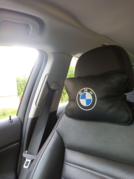 Подушка подголовник на сиденье в машину с логотипом BMW кожаный ...