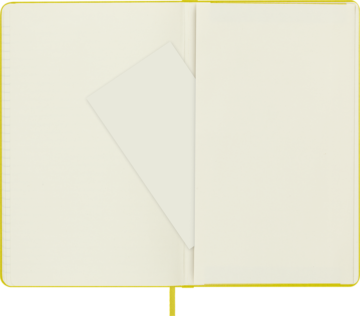 Блокнот Moleskine Limited Silk середній 13х21 см в лінію Солом'яно-жовтий (8056598853049) - Фото 7 Блокнот Moleskine Limited Silk середній 13х21 см в лінію Солом'яно-жовтий (8056598853049) - зображення 7