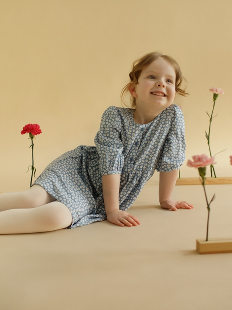 Sukienka dziecięca dla dziewczynki w kwiaty Pinokio Lilian Dress 86 cm Niebieska (5901033306778) - obraz 2