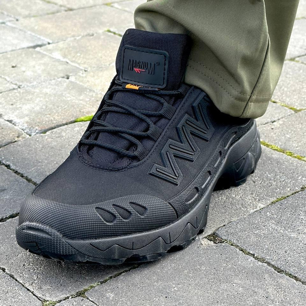 Чоловічі Кросівки з пресованої шкіри чорні / Зручне Взуття Magnum з водонепроникним просоченням розмір 44 - зображення 2
