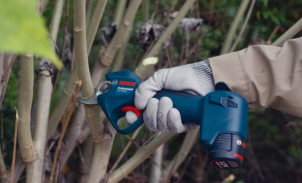 Аккумуляторный секатор Bosch Professional Pro Pruner (06019K1021) - Фото 2 Аккумуляторный секатор Bosch Professional Pro Pruner (06019K1021) - изображение 2