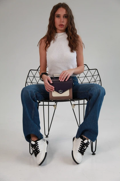 Сучасна та стильна шкіряна жіноча сумка кроссбоді Lamponi Chest one violet/beige/ivory - зображення 9