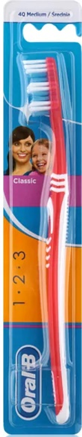 Зубна щітка Oral-B 1-2-3 Classic Care Medium (8001090708885) - зображення 1