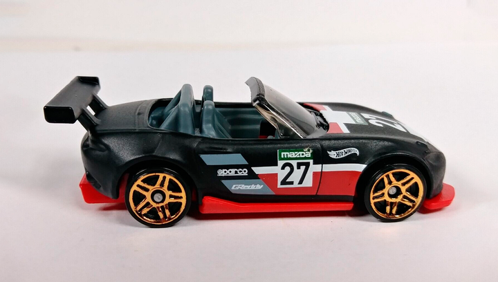 Машинка Хот Вилс 1:64 15 Mazda MX-5 Miata коллекция HW Modified