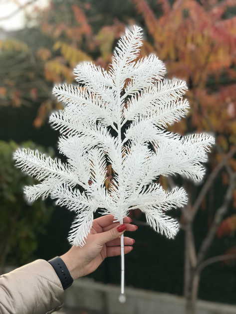 Декоративная белая ветка с ягодами – Зимнее Чудо