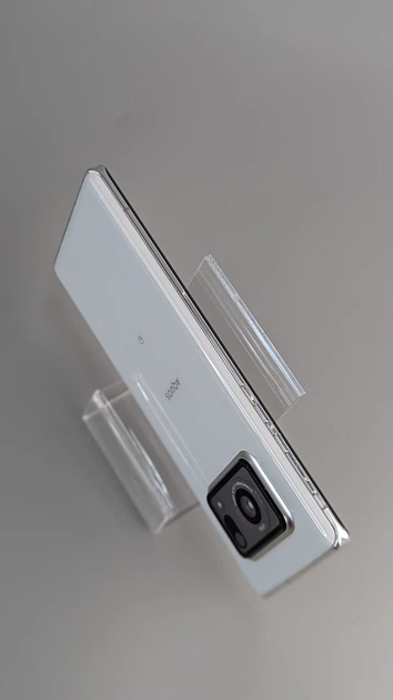 Мобільний телефон Sharp Aquos R6 12GB/128GB White (A101SH)(00025910) Б/В - изображение 4