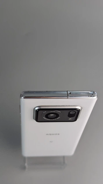 Мобільний телефон Sharp Aquos R6 12GB/128GB White (A101SH)(00025910) Б/В - изображение 6