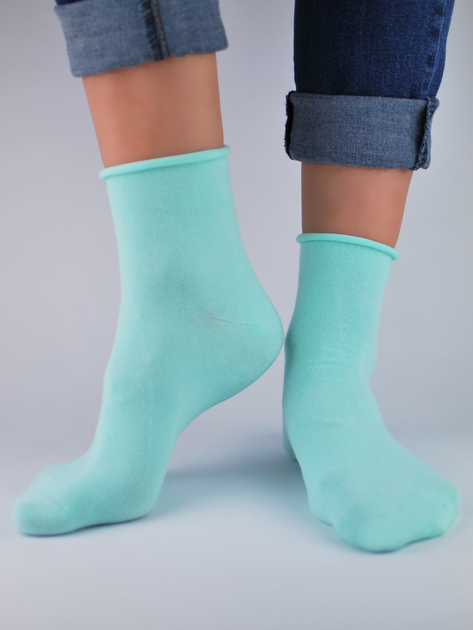 Жіночі шкарпетки Noviti SB014-W-07 35-38 М'ятні (5905204314760) - зображення 1