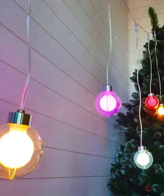 Світлодіодна гірлянда штора Лампочка в кулі 8 шт LED 3х0.8 м Мультиколор - зображення 5