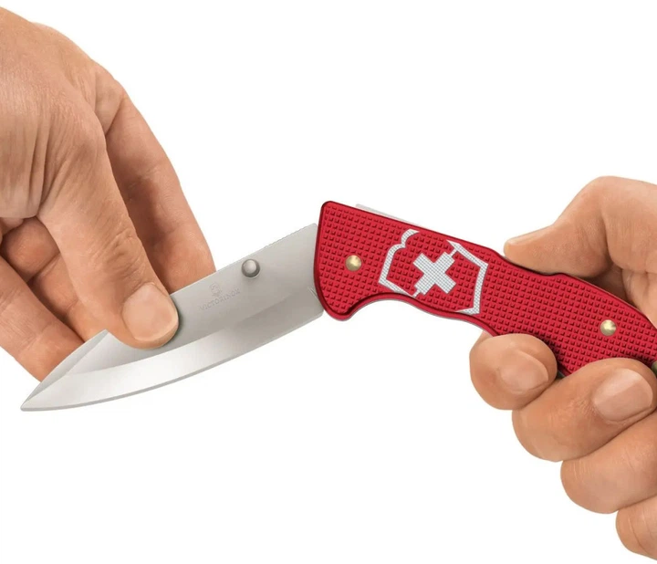 Ніж Victorinox Evoke Alox 136 мм 5 функцій Рифлений синьо-червоний градієнт (0.9415.D221) - зображення 10