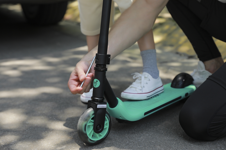 Hulajnoga elektryczna Segway Ninebot A6 Turquoise (AA.00.0011.62) - obraz 13