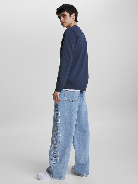 Sweter męski luźny Tommy Jeans DM0DM13273 M Granatowy (8720116626131) - obraz 2