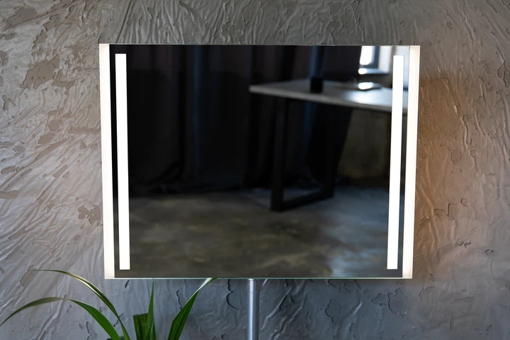 LED зеркало 1200x800 с облегченным корпусом и подсветкой, модель Mirta - изображение 3