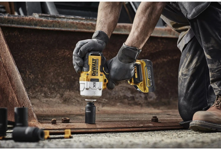 Гайковерт DeWalt ударный аккумуляторный бесщеточный (DCF961H2T) - Фото 7 Гайковерт DeWalt ударный аккумуляторный бесщеточный (DCF961H2T) - изображение 7