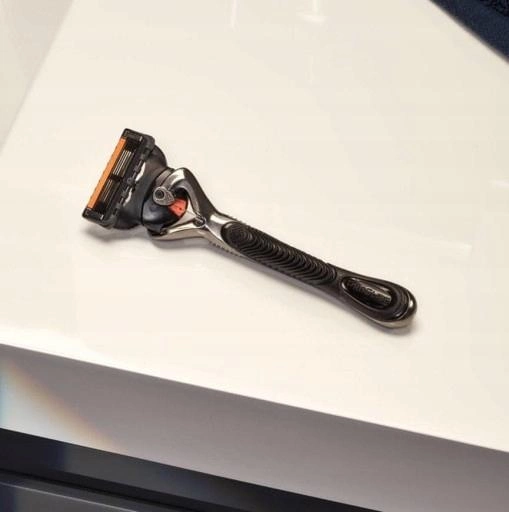 Змінні картриджі (леза) для гоління чоловічі Gillette Fusion5 Proglide Power 8 шт (7702018263936) - зображення 2