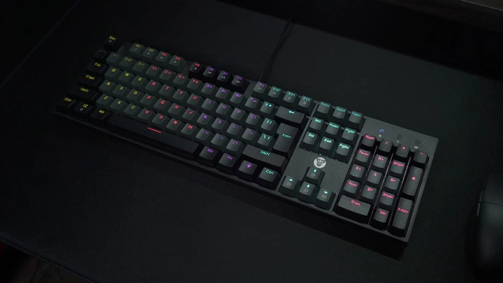 Ігрова провідна механічна клавіатура Fantech ATOM MK886 Red Switch "Тихі" Switch c RGB підсвічуванням Black/Black - зображення 9